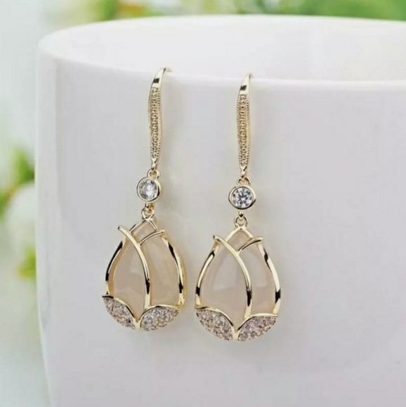 Moonstone Earrings - Picture 4 of 7